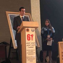 IAJ Marrakesch - Rede von Roland Kemple Roland Kemple am Rednerpult auf der IAJ in Marrakesch