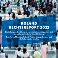 Roland Rechtsreport 2022 | Bildquelle: DRB Deckblatt des Rolandrechtsreports mit Titel und Untertitel auf blauem Hintergrund